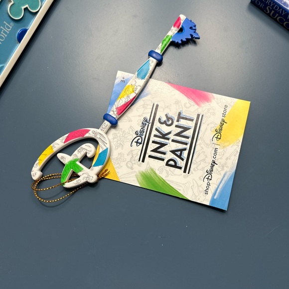 NWT Disney Key - Ink & Paint 🎨 - Picture 6 of 7